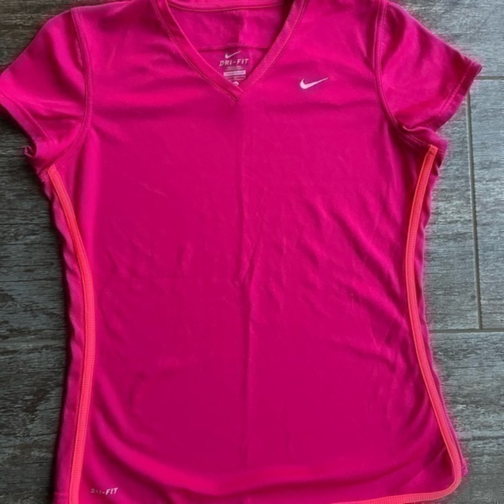 Nike Dri-Fit Shirt l Size Medium l NWOT